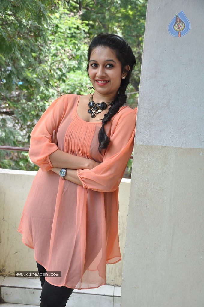 Riya Stills - 44 / 60 photos