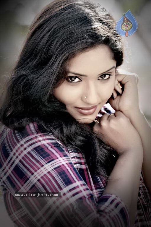 Roja Komaravolu Photos - 16 / 72 photos