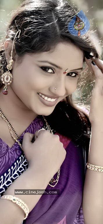 Roja Komaravolu Photos - 25 / 72 photos