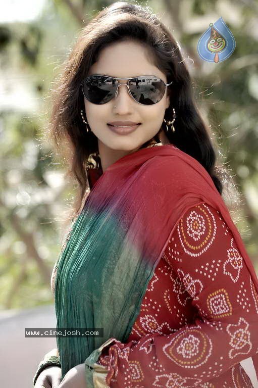 Roja Komaravolu Photos - 30 / 72 photos