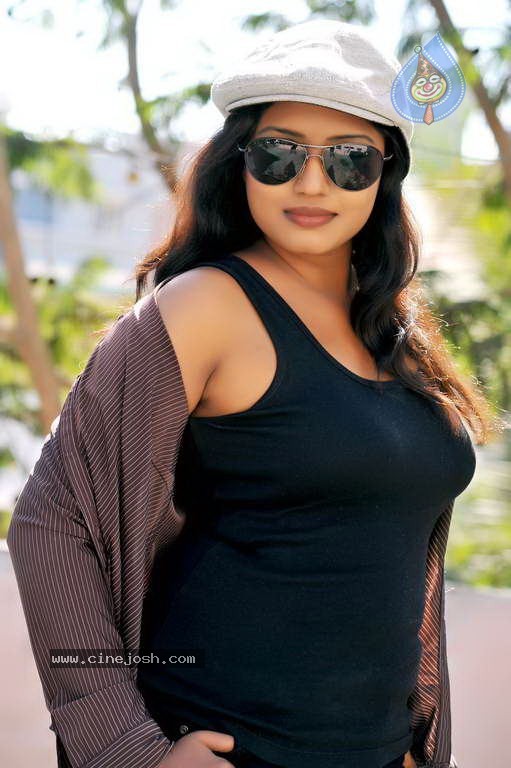 Roja Komaravolu Photos - 57 / 72 photos