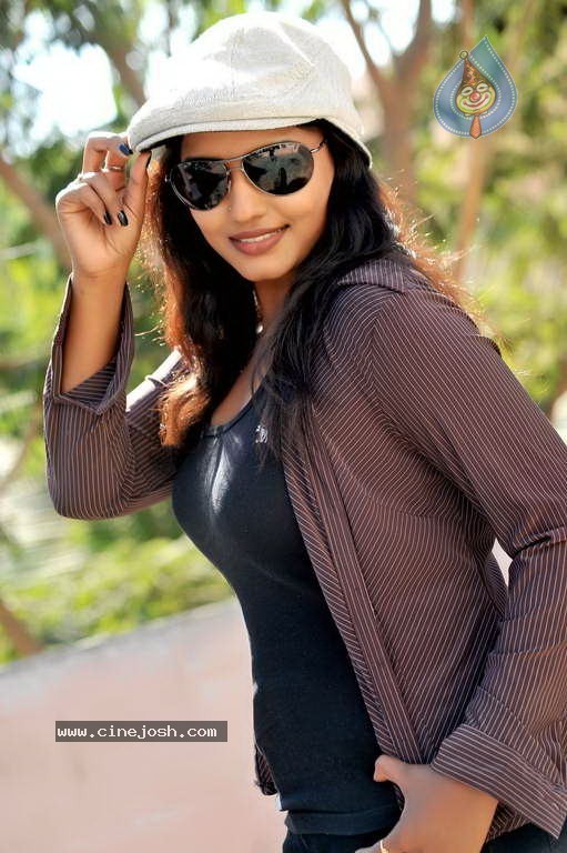 Roja Komaravolu Photos - 65 / 72 photos