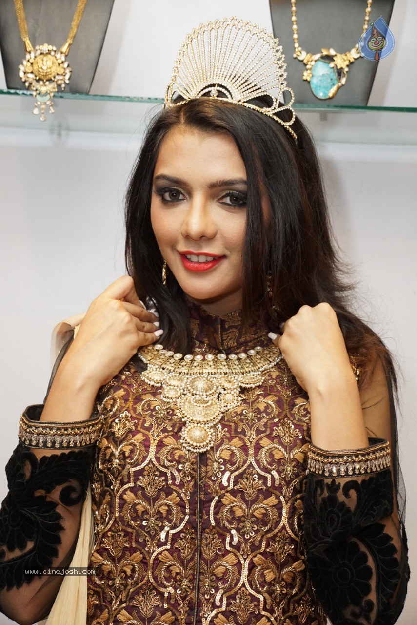 Ruhi Singh Stills - 2 / 30 photos