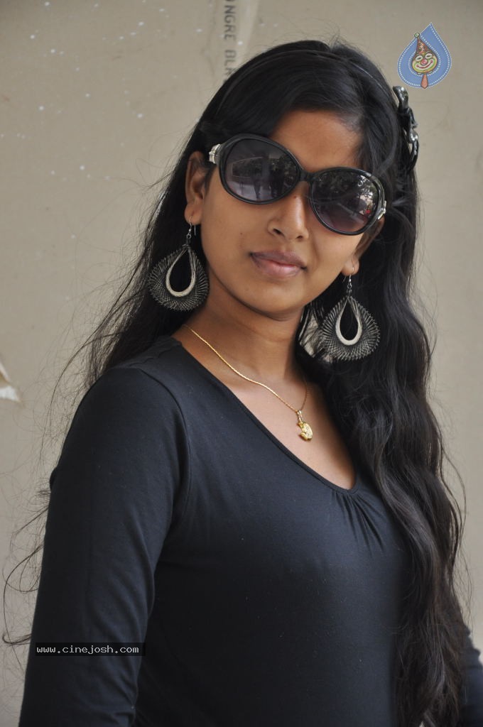 Rushi New Stills - 67 / 80 photos