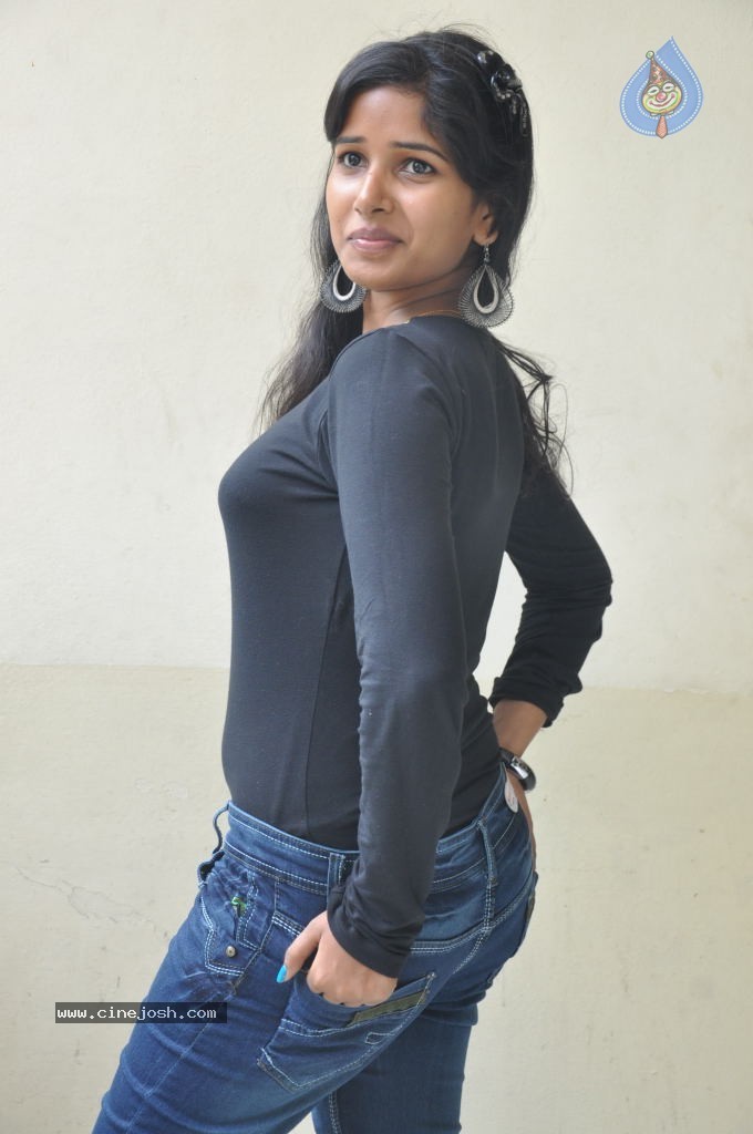 Rushi New Stills - 69 / 80 photos