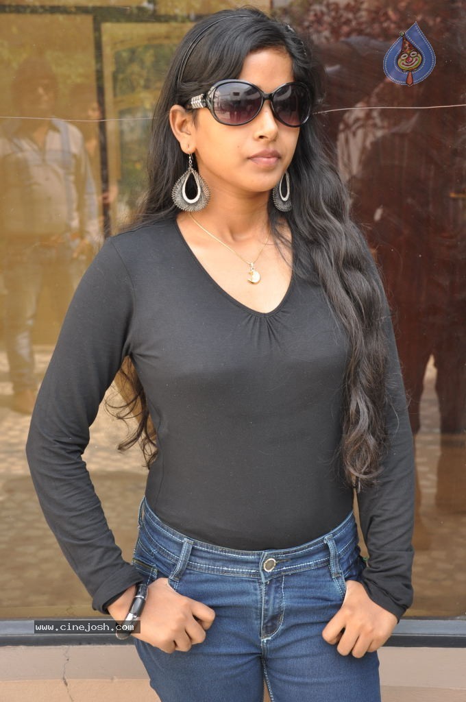 Rushi New Stills - 76 / 80 photos