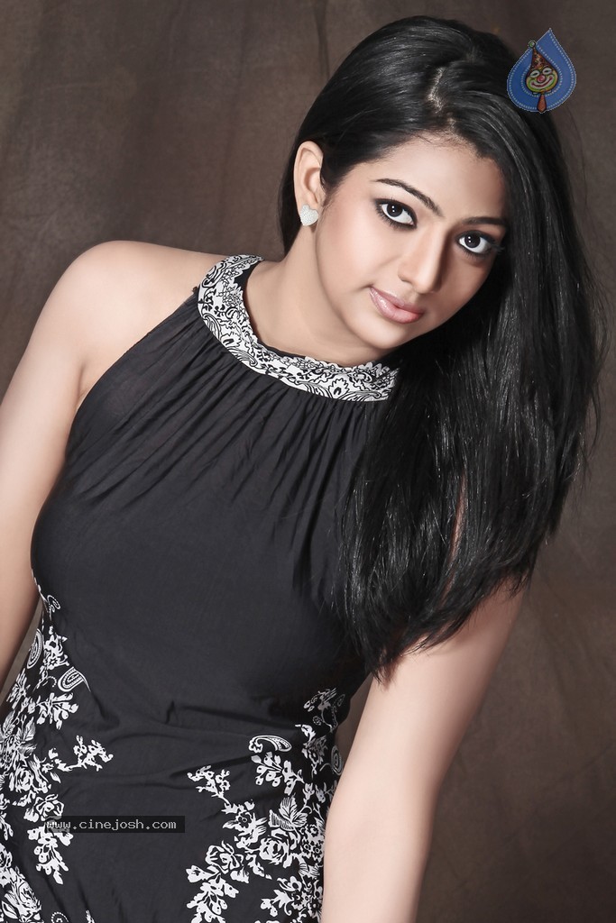 Saaraa Chetti Stills - 14 / 15 photos