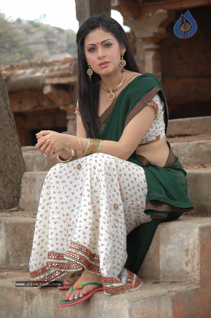 Sada Cute Stills - 30 / 43 photos