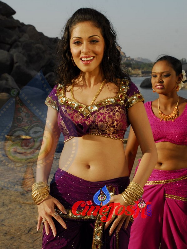 Sadha - 9 / 44 photos