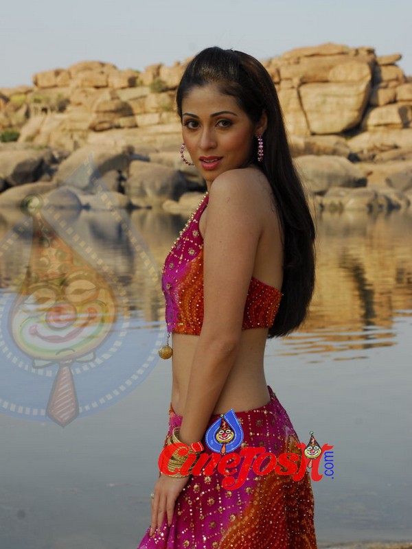 Sadha - 22 / 44 photos