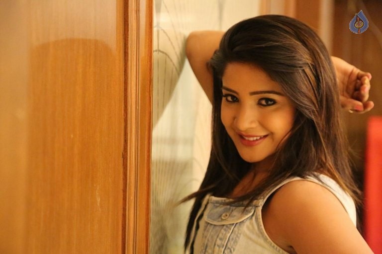 Sakshi Agarwal Photos - 10 / 20 photos