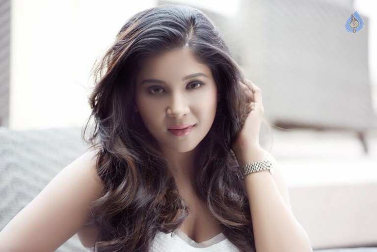 Sakshi Agarwal Photos - 1 / 24 photos