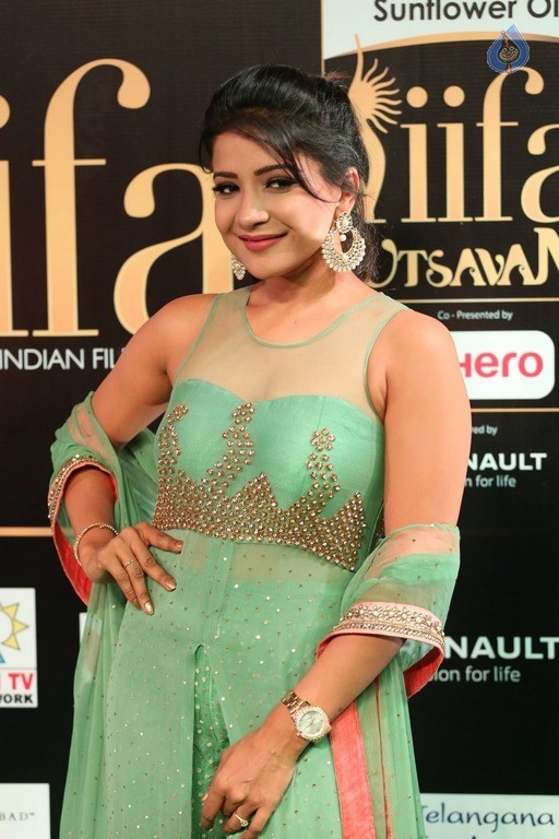 Sakshi Agarwal Pics - 18 / 56 photos