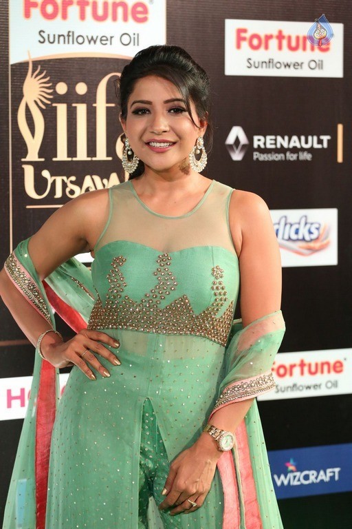 Sakshi Agarwal Pics - 22 / 56 photos