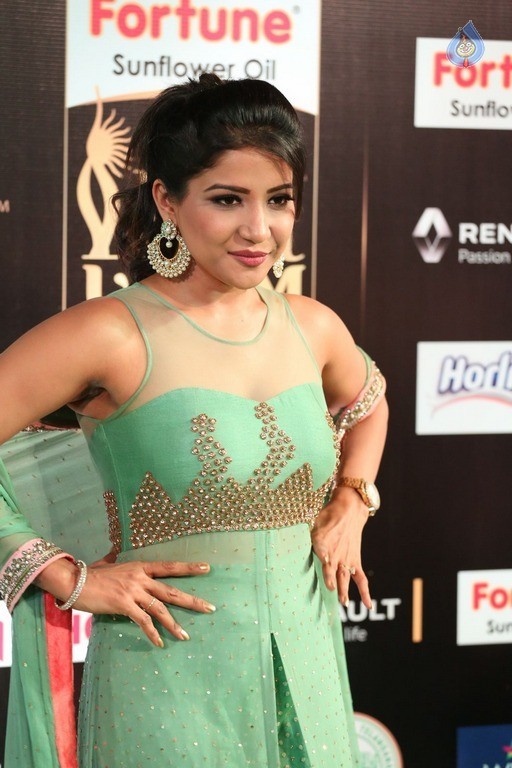 Sakshi Agarwal Pics - 24 / 56 photos