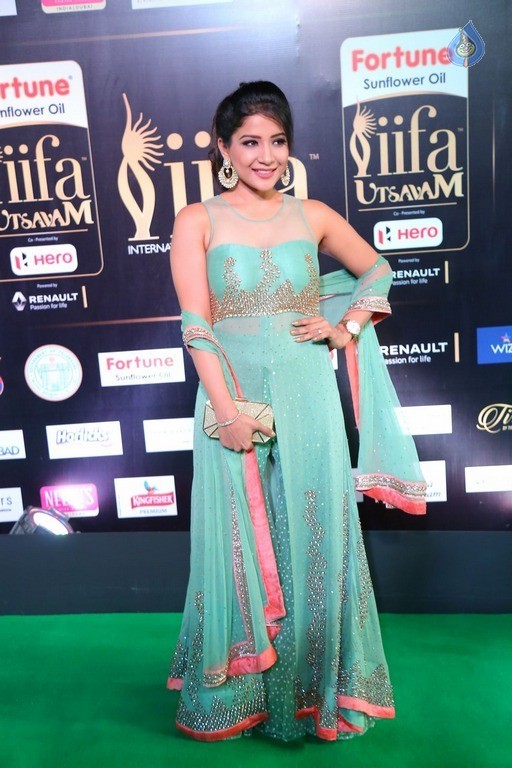 Sakshi Agarwal Pics - 29 / 56 photos