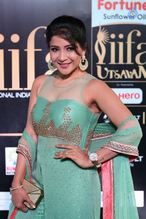 Sakshi Agarwal Pics - 36 / 56 photos