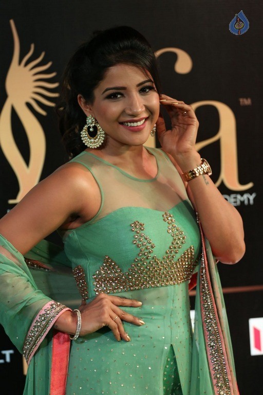 Sakshi Agarwal Pics - 43 / 56 photos