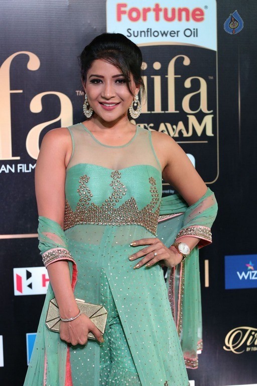 Sakshi Agarwal Pics - 55 / 56 photos