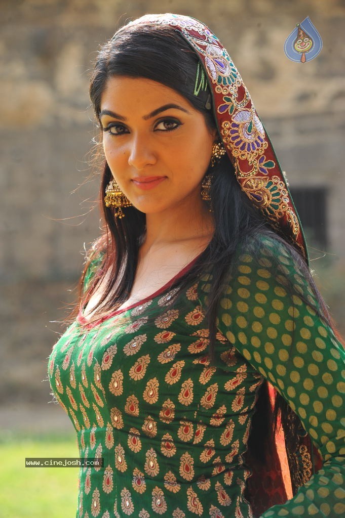 Sakshi Choudary Gallery - 14 / 152 photos