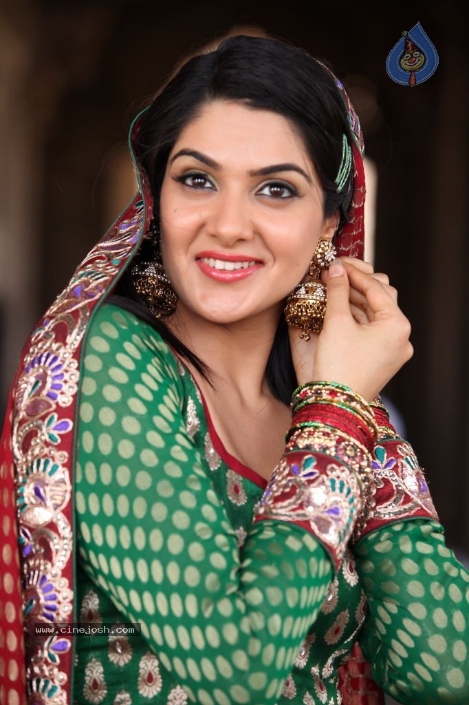 Sakshi Choudary Gallery - 71 / 152 photos