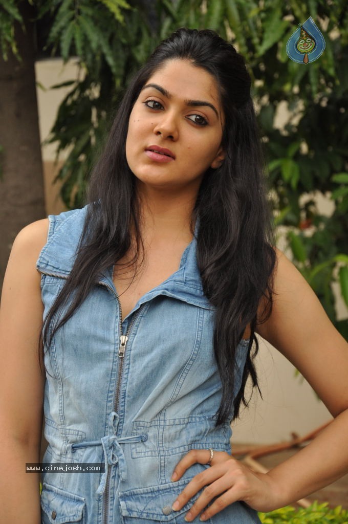 Sakshi Choudary Stills - 25 / 141 photos