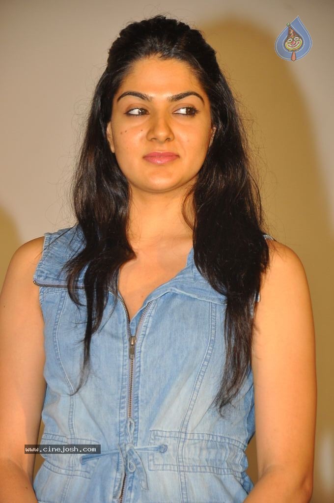 Sakshi Choudary Stills - 104 / 141 photos