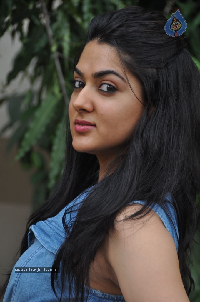 Sakshi Choudary Stills - 124 / 141 photos