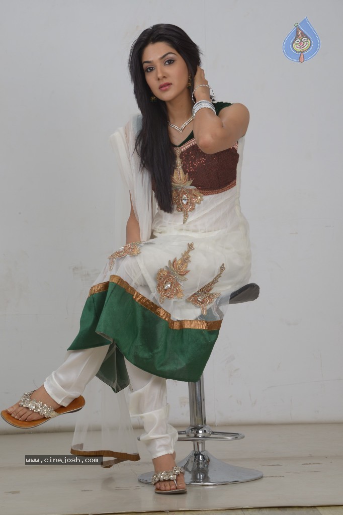 Sakshi Choudhary Gallery - 21 / 80 photos