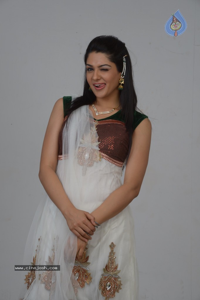 Sakshi Choudhary Gallery - 58 / 80 photos