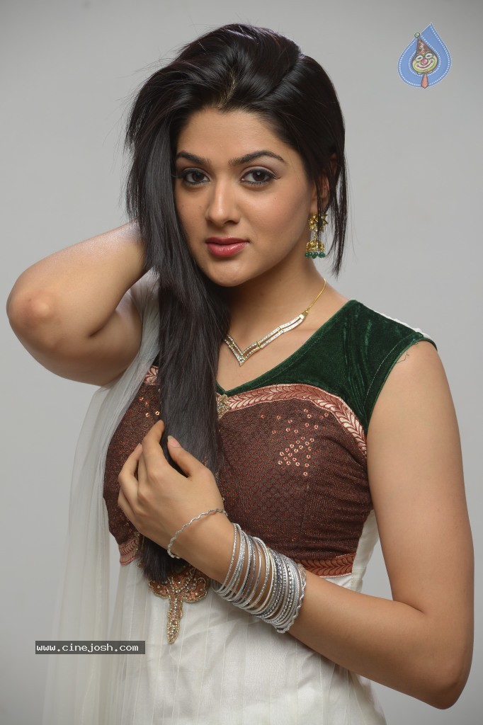 Sakshi Choudhary Gallery - 62 / 80 photos