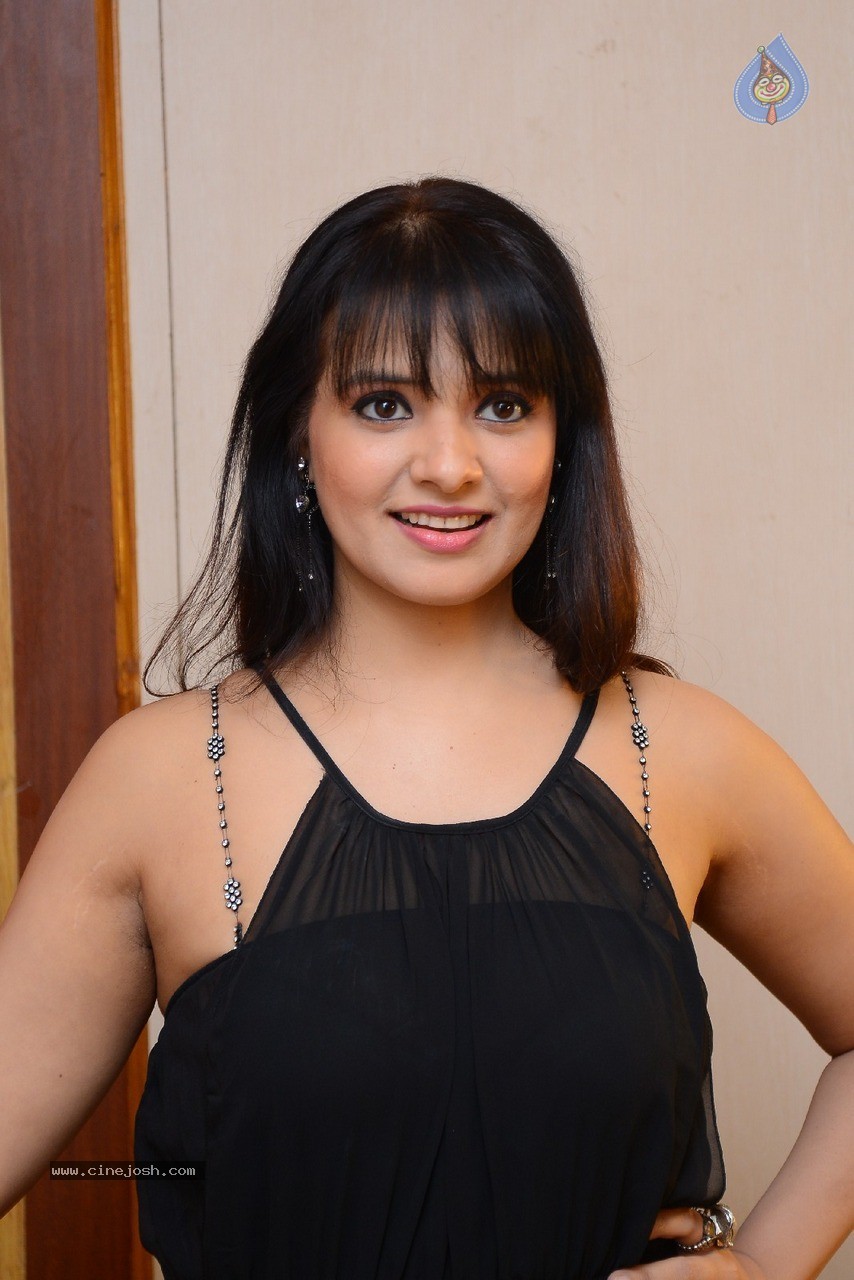 Saloni Latest Gallery - 4 / 60 photos