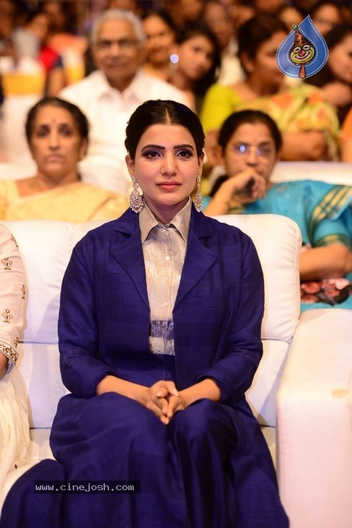 Samantha Latest Stills - 10 / 15 photos