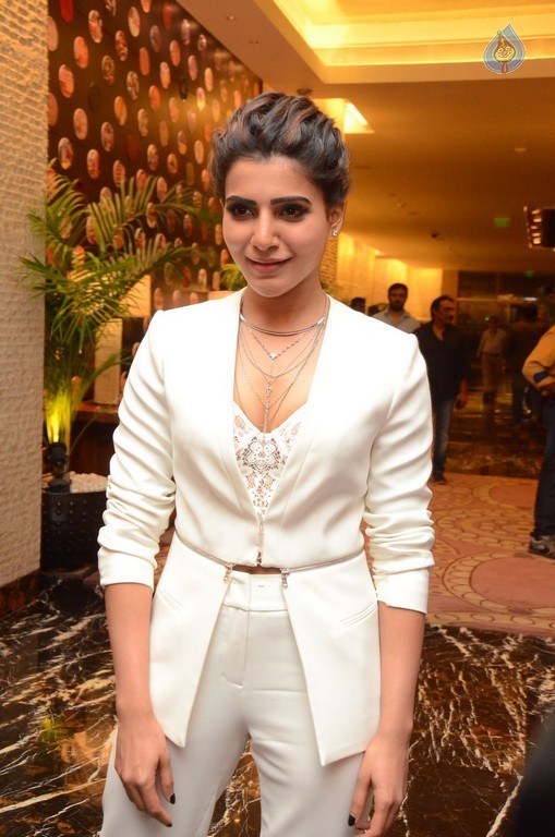 Samantha New Photos - 1 / 55 photos