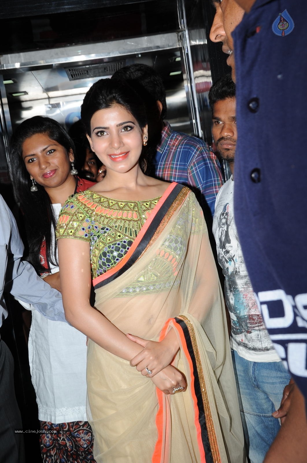 Samantha Stills - 9 / 60 photos