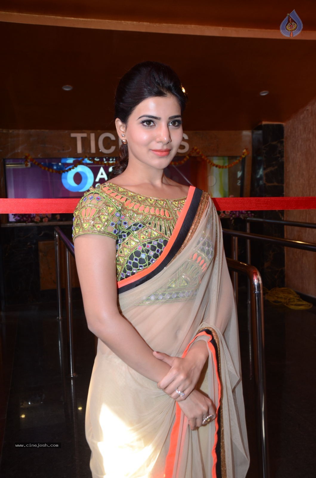 Samantha Stills - 27 / 60 photos