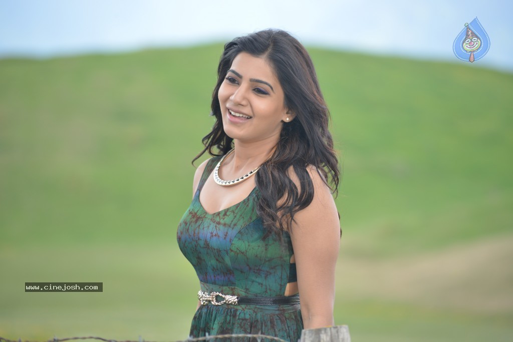 Samantha Stills - 8 / 18 photos