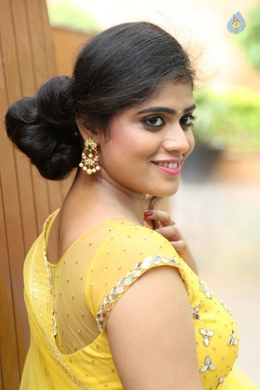 Samatha Latest Photos - 4 / 34 photos