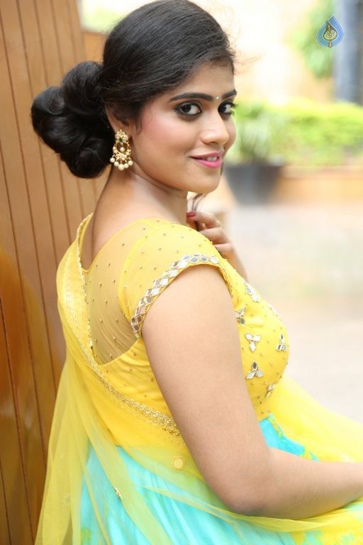 Samatha Latest Photos - 11 / 34 photos