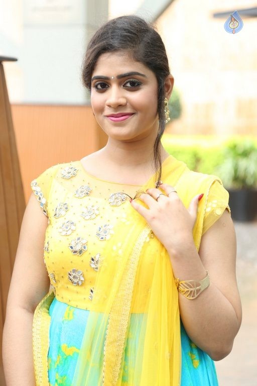 Samatha Latest Photos - 22 / 34 photos