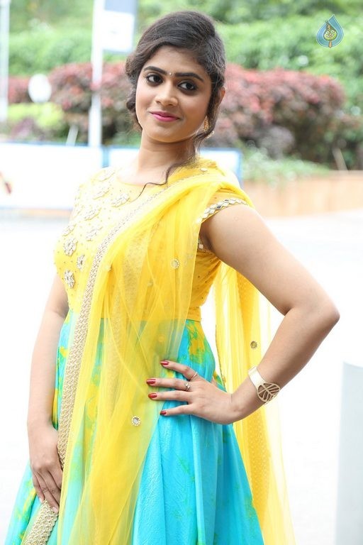 Samatha Latest Photos - 24 / 34 photos