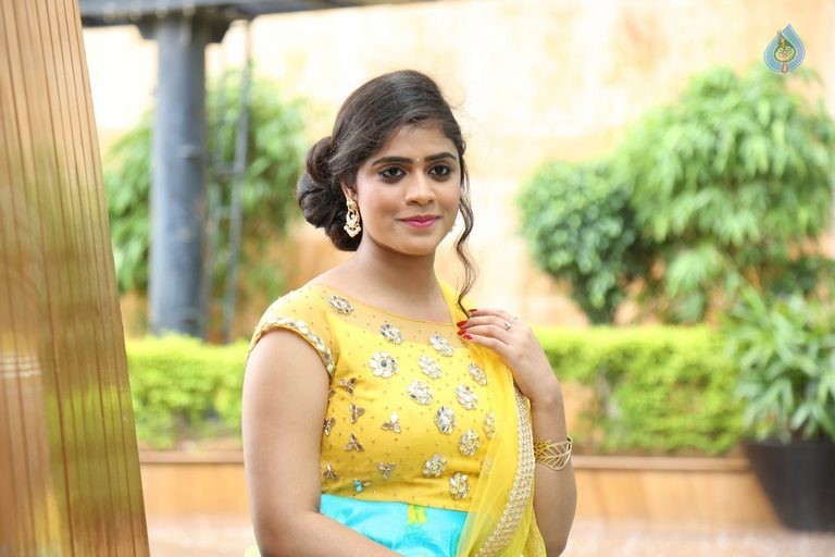 Samatha Latest Photos - 26 / 34 photos