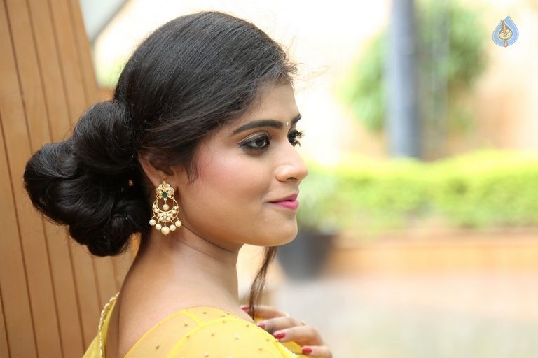 Samatha Latest Photos - 27 / 34 photos