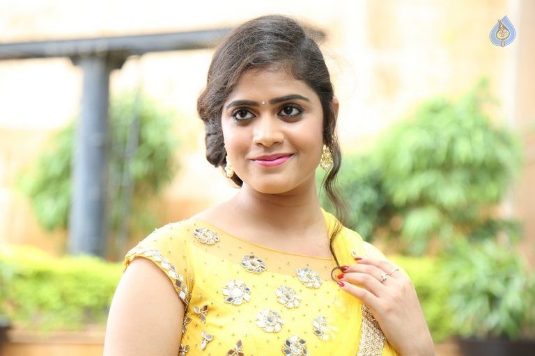 Samatha Latest Photos - 28 / 34 photos