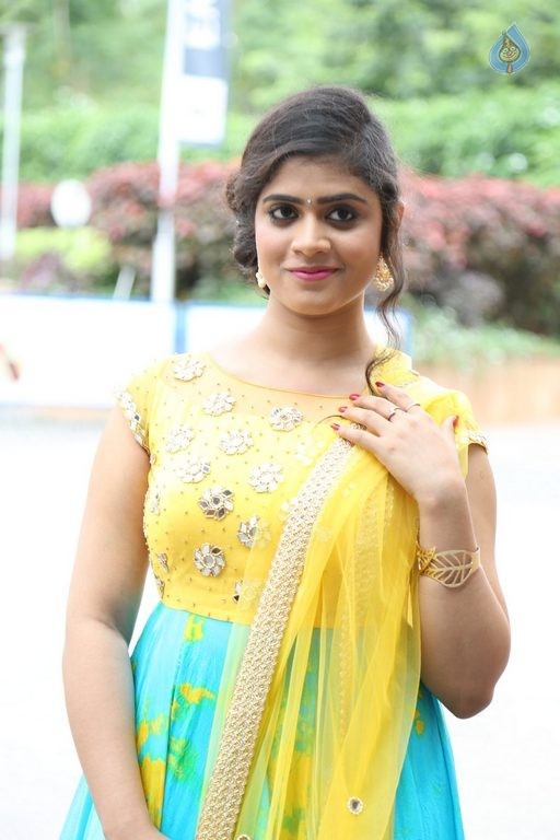 Samatha Latest Photos - 31 / 34 photos