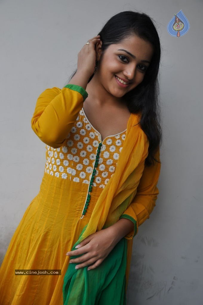 Samskruthy Stills - 38 / 105 photos