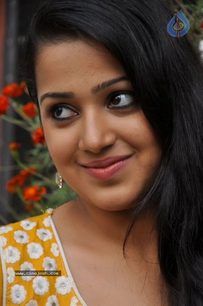 Samskruthy Stills - 50 / 105 photos