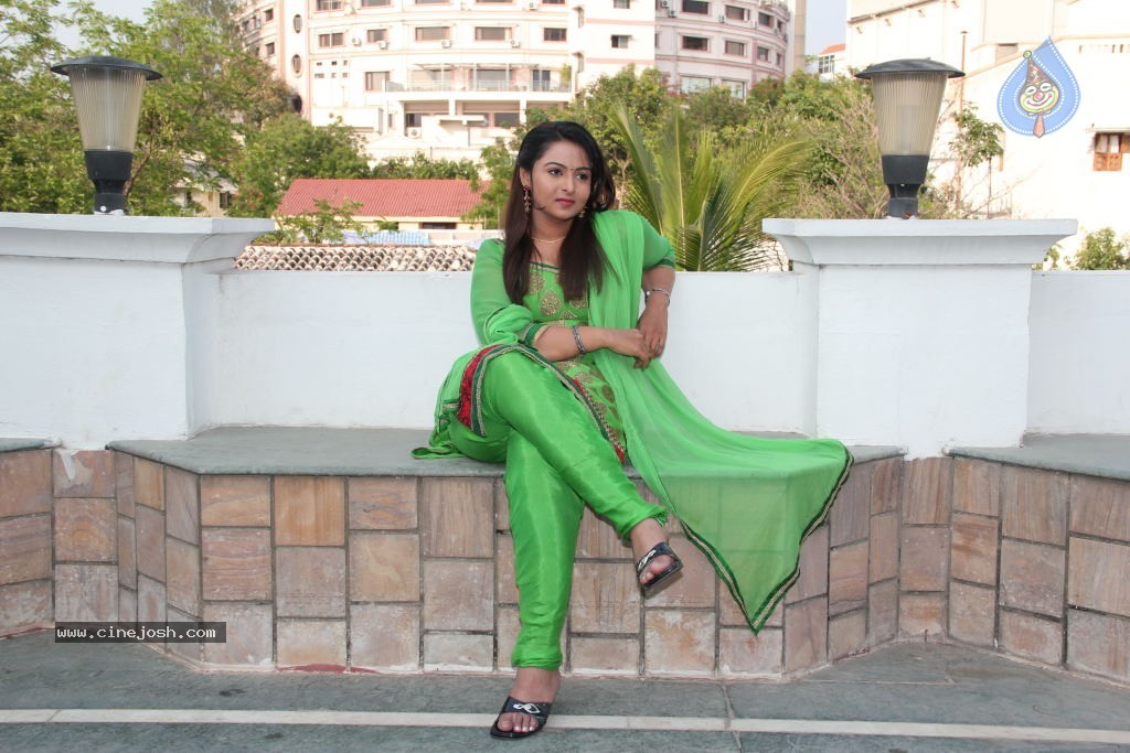 Samvritha Sunil Gallery - 10 / 94 photos