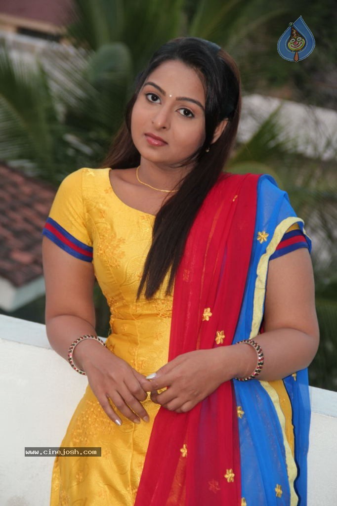 Samvritha Sunil Stills - 8 / 89 photos