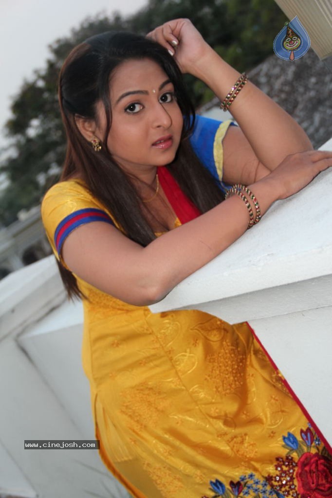 Samvritha Sunil Stills - 27 / 89 photos